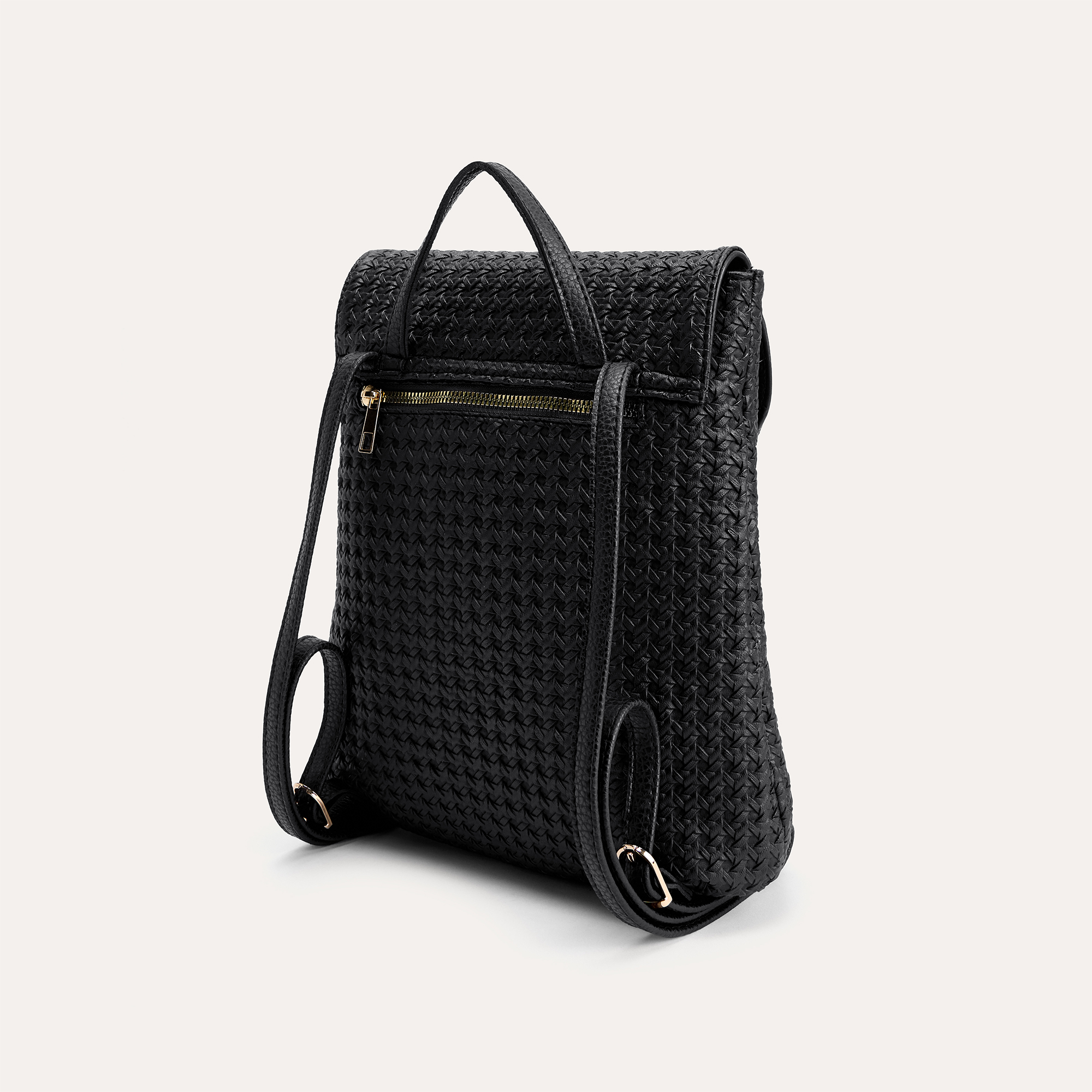 ÖRGÜ DOKULU SIRT ÇANTASI