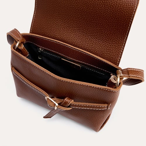  DERİ GÖRÜNÜMLÜ KEMERLİ OMUZ ÇANTASI