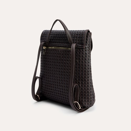 ÖRGÜ DOKULU SIRT ÇANTASI