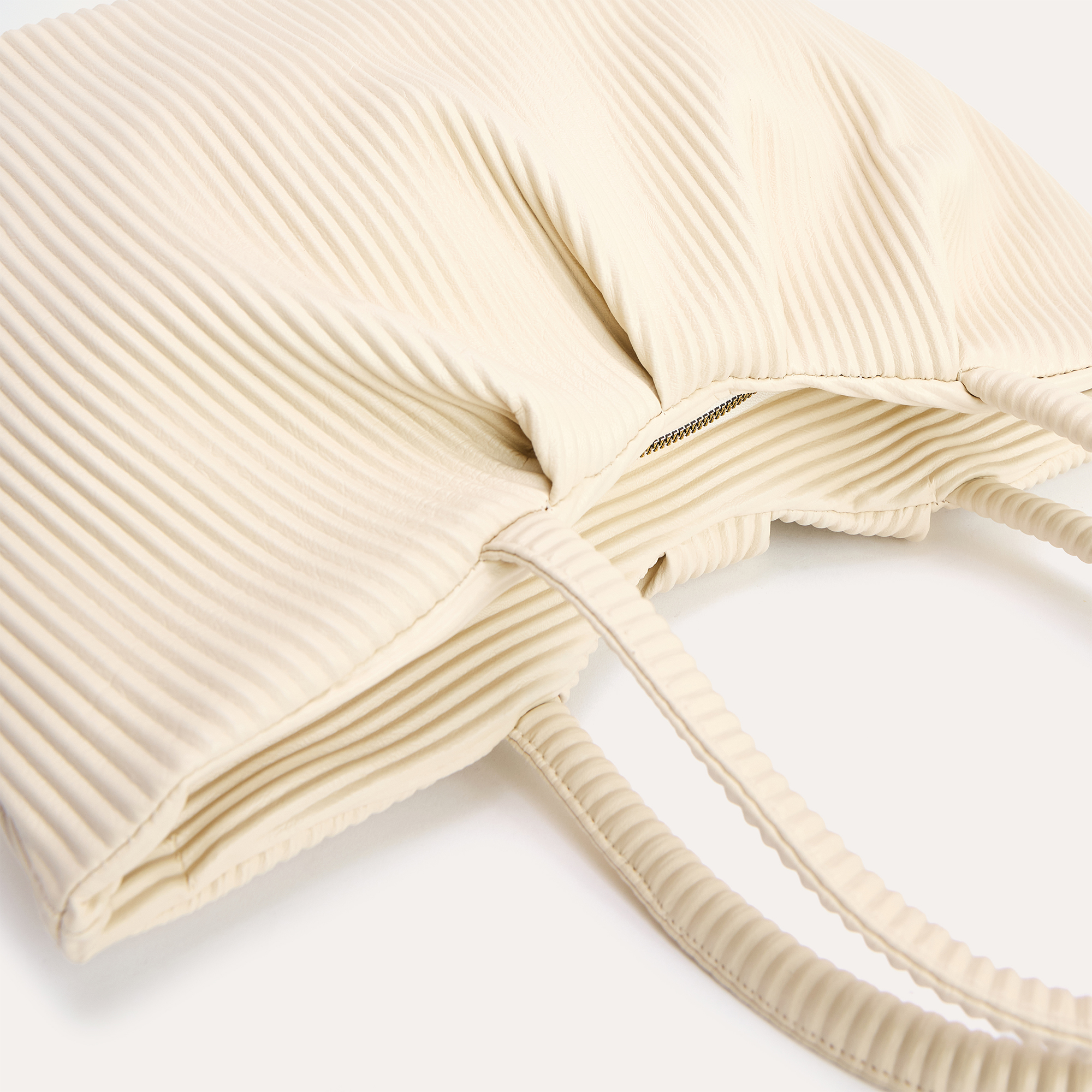 FİTİLLİ DERİ GÖRÜNÜMLÜ EL ÇANTASI