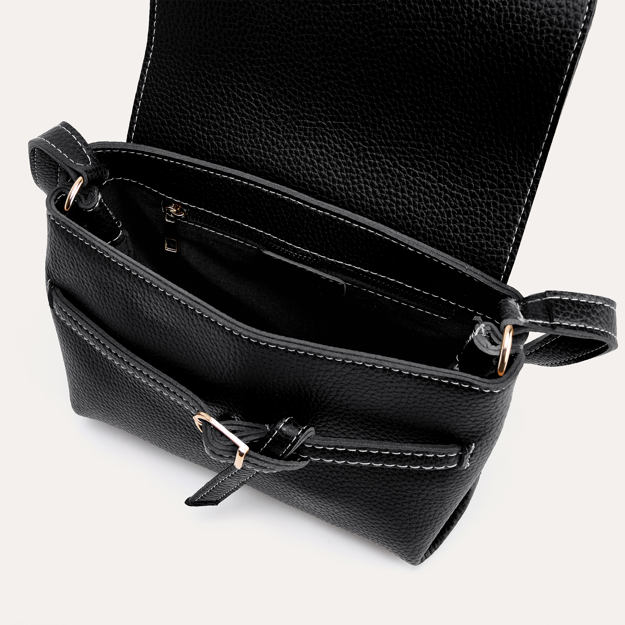 DERİ GÖRÜNÜMLÜ KEMERLİ OMUZ ÇANTASI