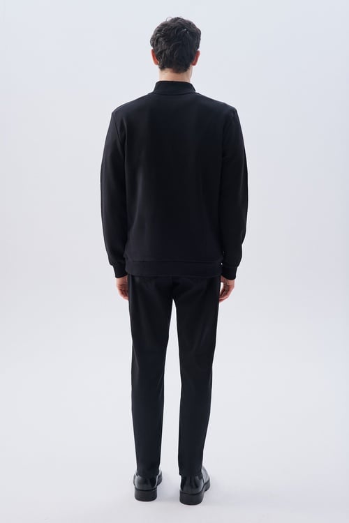 FERMUARLI DİK YAKA SWEATSHIRT