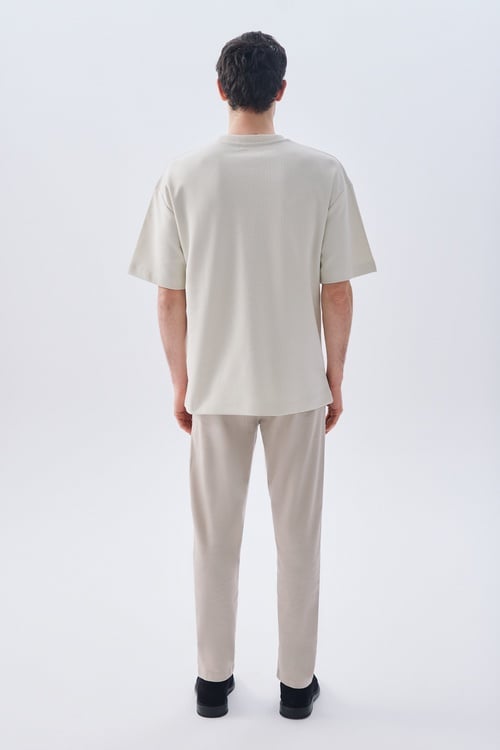  DOKULU COMFORT FIT BİSİKLET YAKA T-SHIRT