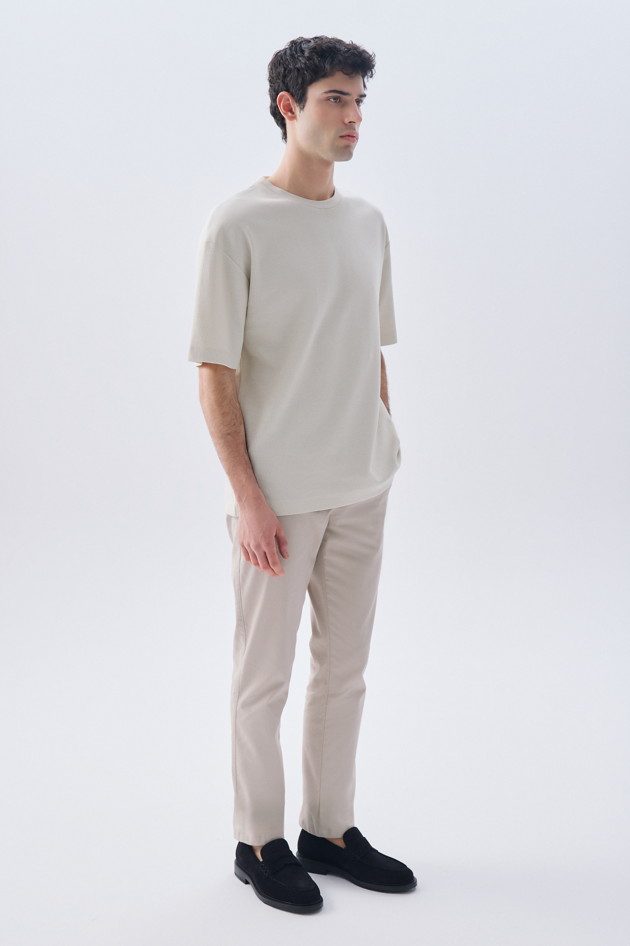 DOKULU COMFORT FIT BİSİKLET YAKA T-SHIRT