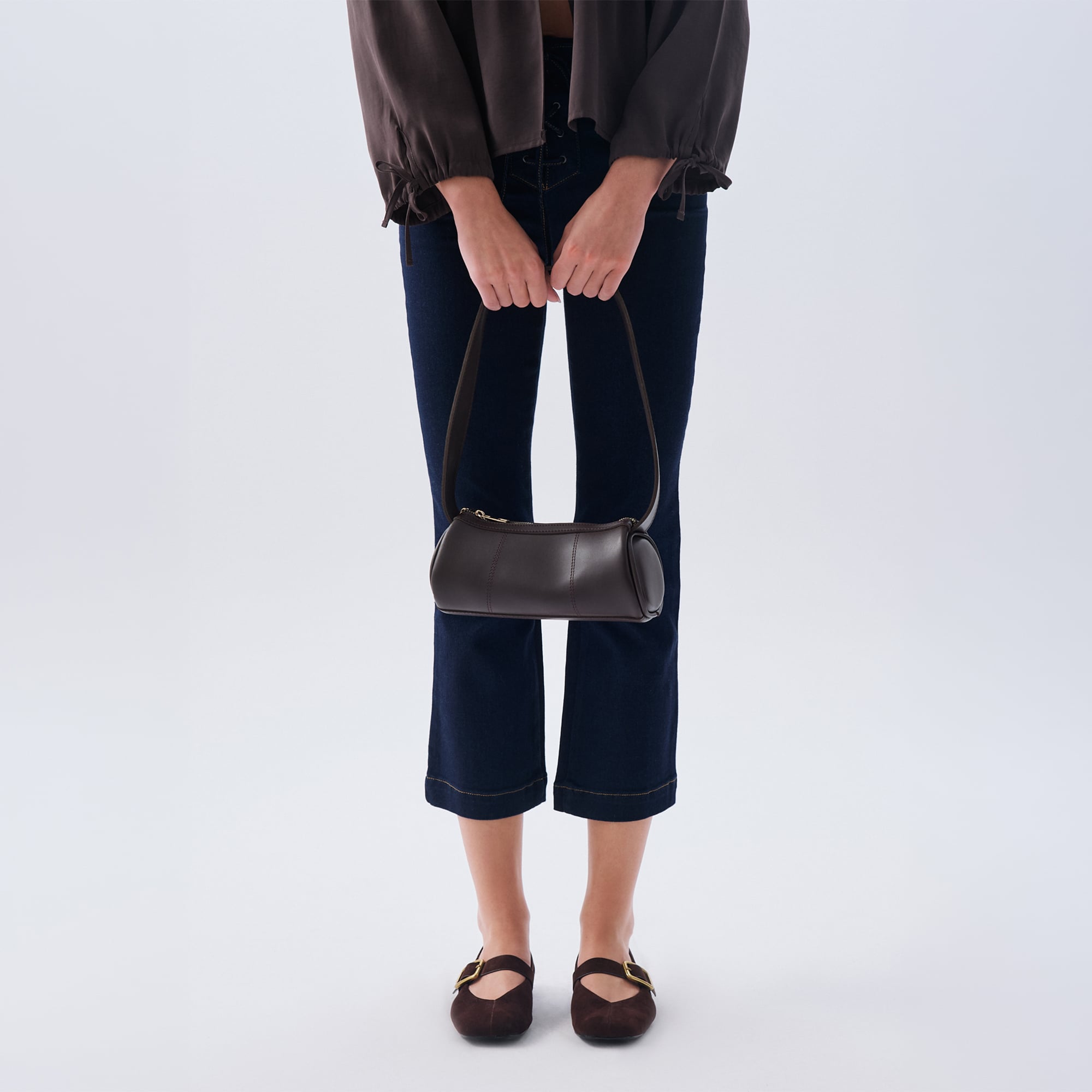 DERİ GÖRÜNÜMLÜ BAGET OMUZ ÇANTASI