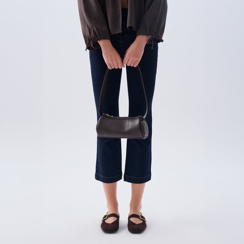 DERİ GÖRÜNÜMLÜ BAGET OMUZ ÇANTASI