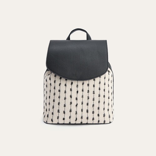 DESENLİ SIRT ÇANTASI