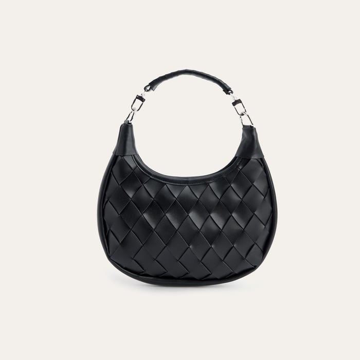 ÖRGÜ GÖRÜNÜMLÜ OVAL EL ÇANTASI