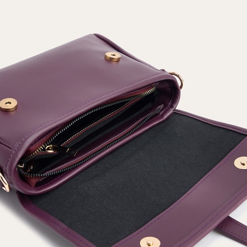  DERİ GÖRÜNÜMLÜ TOKALI OMUZ ÇANTASI