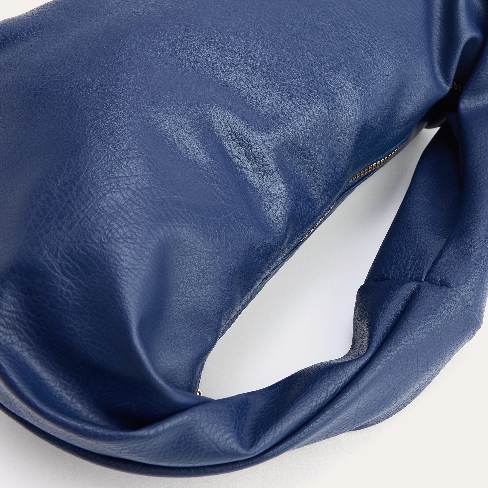 DERİ GÖRÜNÜMLÜ EL ÇANTASI