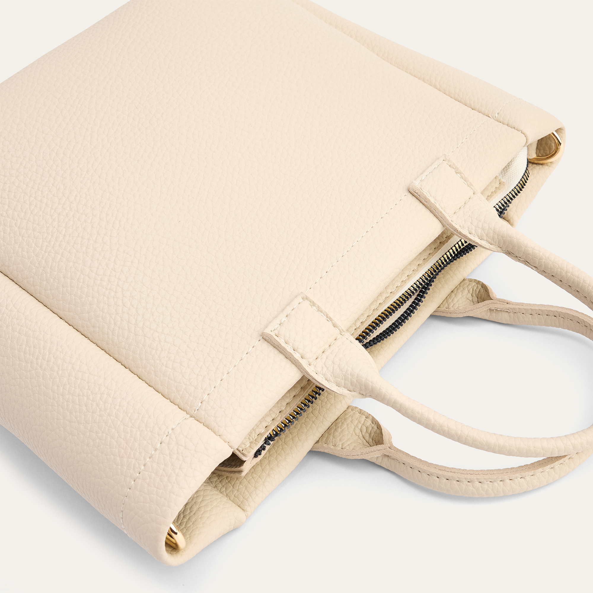 ÇIKARILABİLİR ASKILI OMUZ ÇANTASI