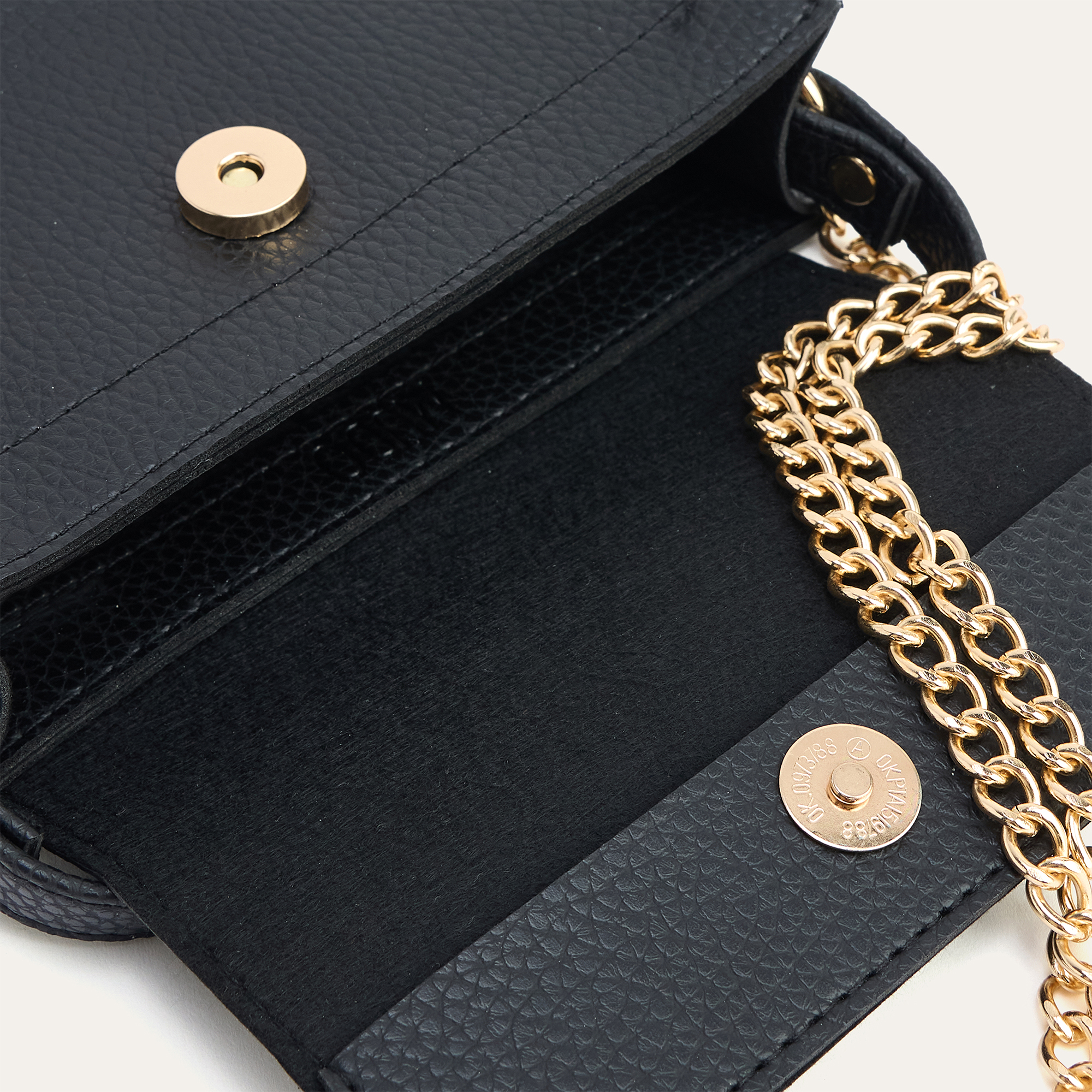 ZİNCİR ASKILI OMUZ ÇANTASI