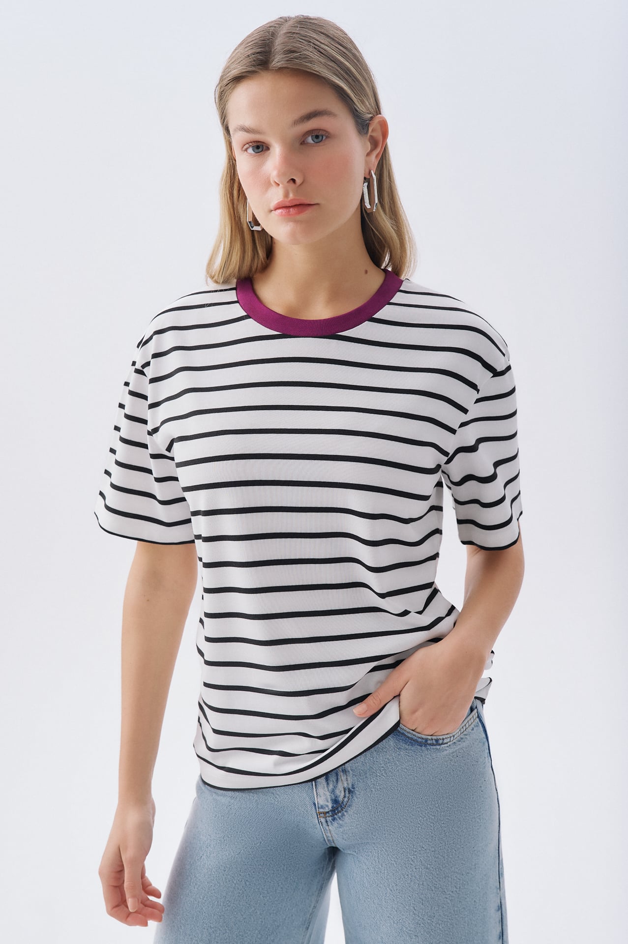 ÇİZGİLİ OVERSIZE BİSİKLET YAKA T-SHIRT