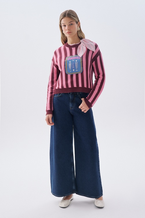 ÇİZGİLİ NAKIŞLI LOOSE FIT BİSİKLET YAKA KAZAK