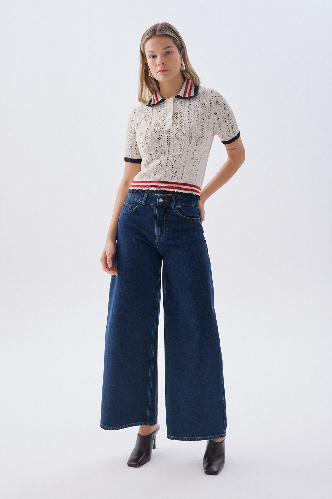 AJURLU BİYELİ POLO YAKA KISA KOLLU KAZAK