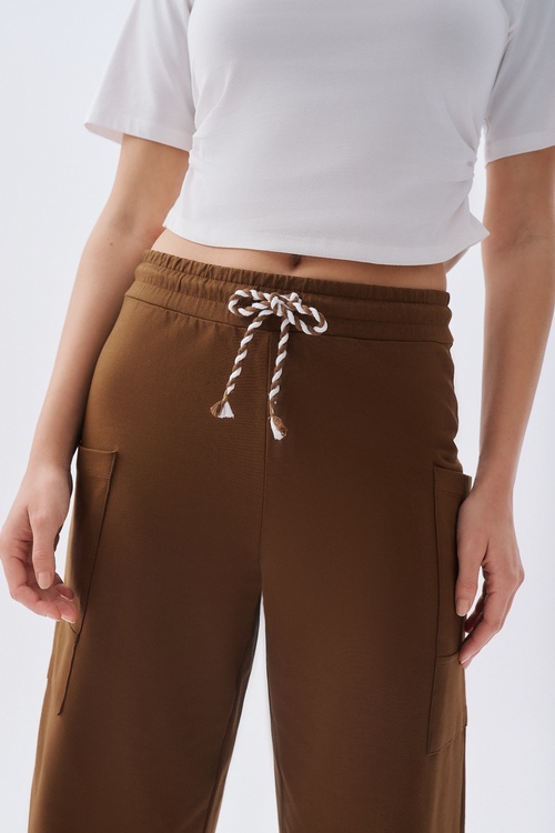  Kadın Kahverengi Straight Fit Beli Bağlamalı Cepli Pantolon