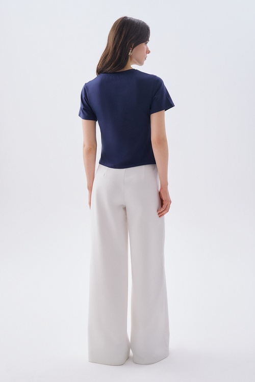 ASİMETRİK KESİM DÜĞMELİ KISA KOLLU BLUZ