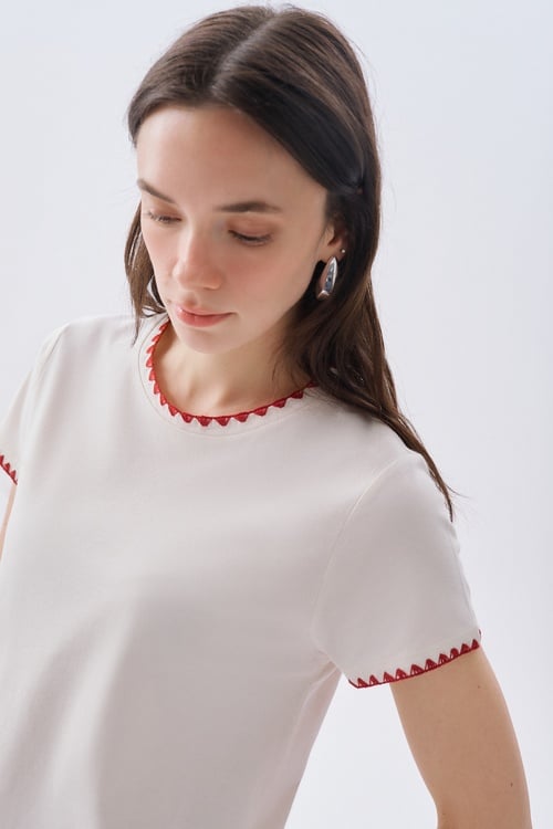 NAKIŞLI BİSİKLET YAKA T-SHIRT