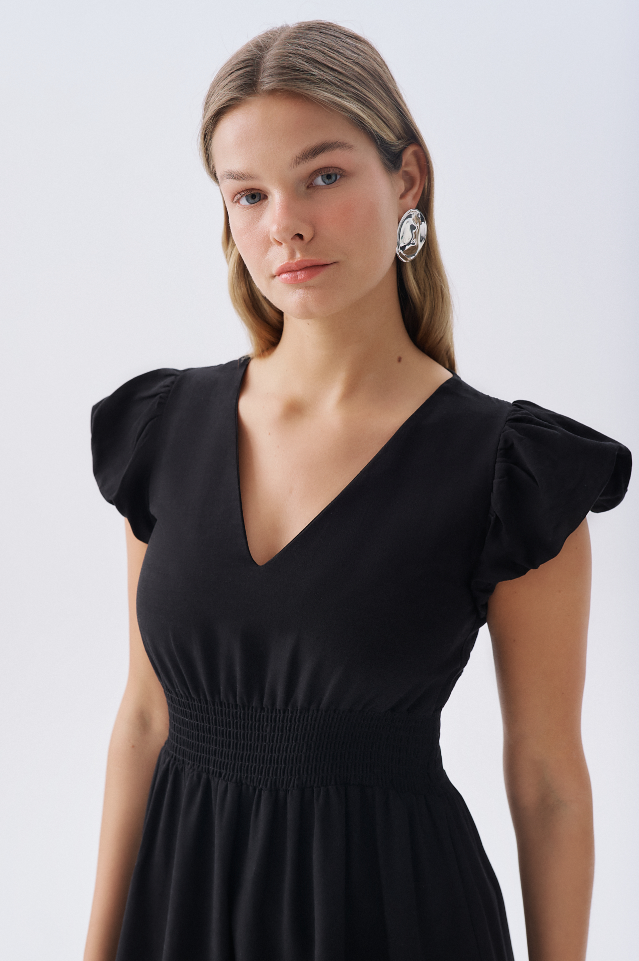 KISA KOLLU BEL DETAYLI DÜZ KESİM MİDİ ELBİSE