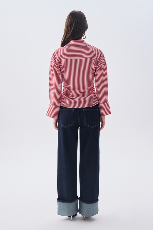 ÇİZGİLİ KRUVAZE BAĞLAMALI OVERSIZE BLUZ