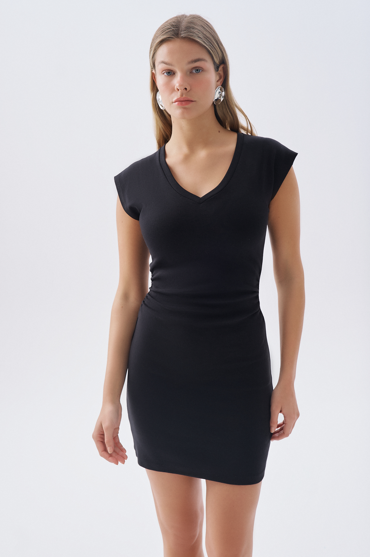 FITTED KOLSUZ MİNİ ELBİSE