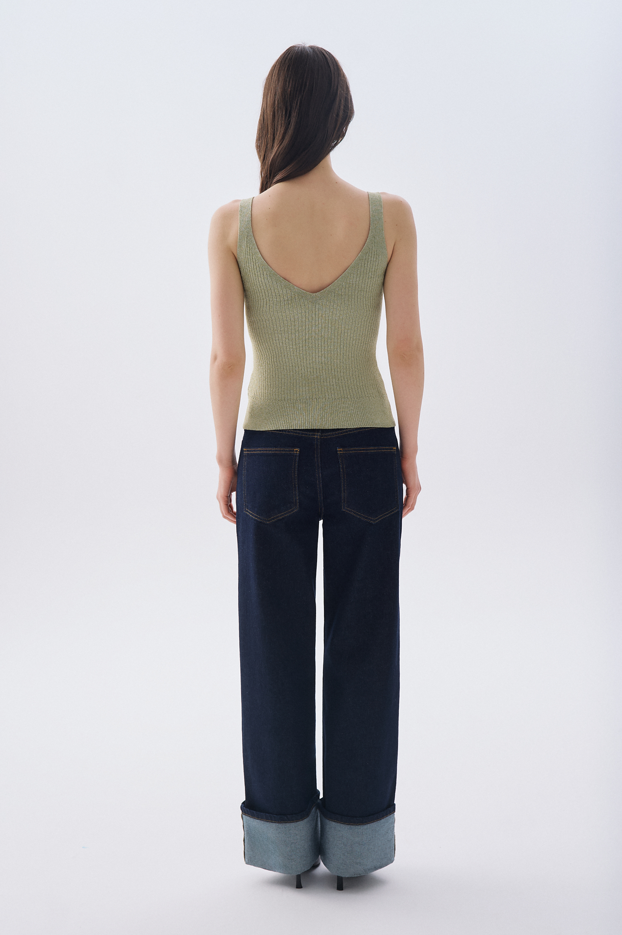 SİMLİ V YAKA KOLSUZ TRİKO KAZAK