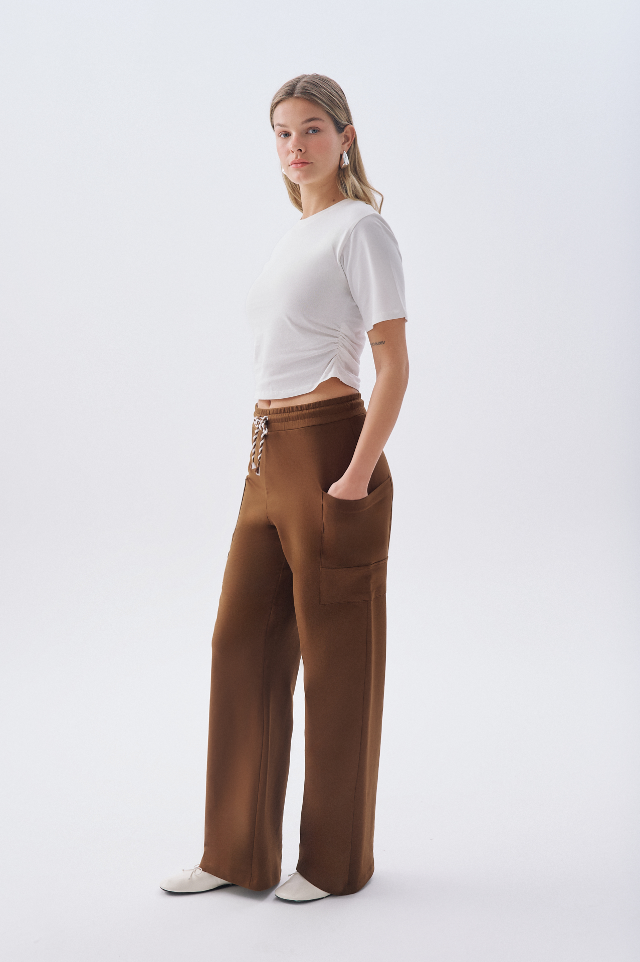 FITTED BÜZGÜLÜ BİSİKLET YAKA T-SHIRT