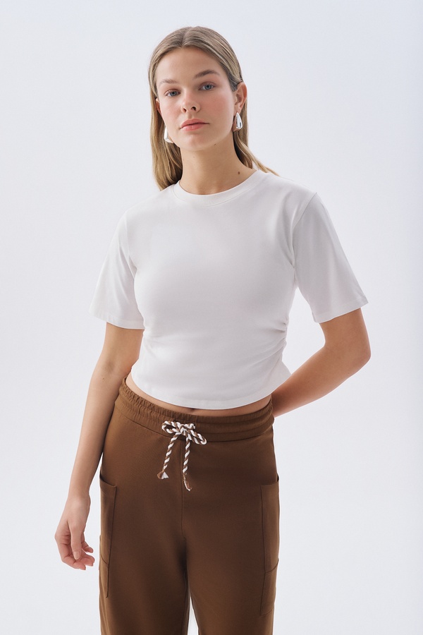 FITTED BÜZGÜLÜ BİSİKLET YAKA T-SHIRT