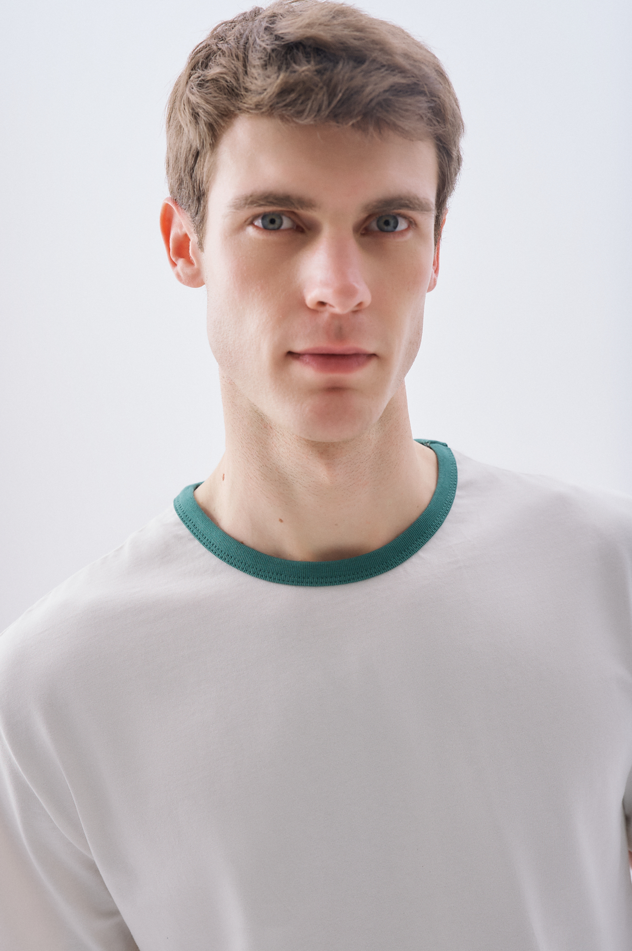 BİYELİ LOOSE FİT BİSİKLET YAKA T-SHIRT