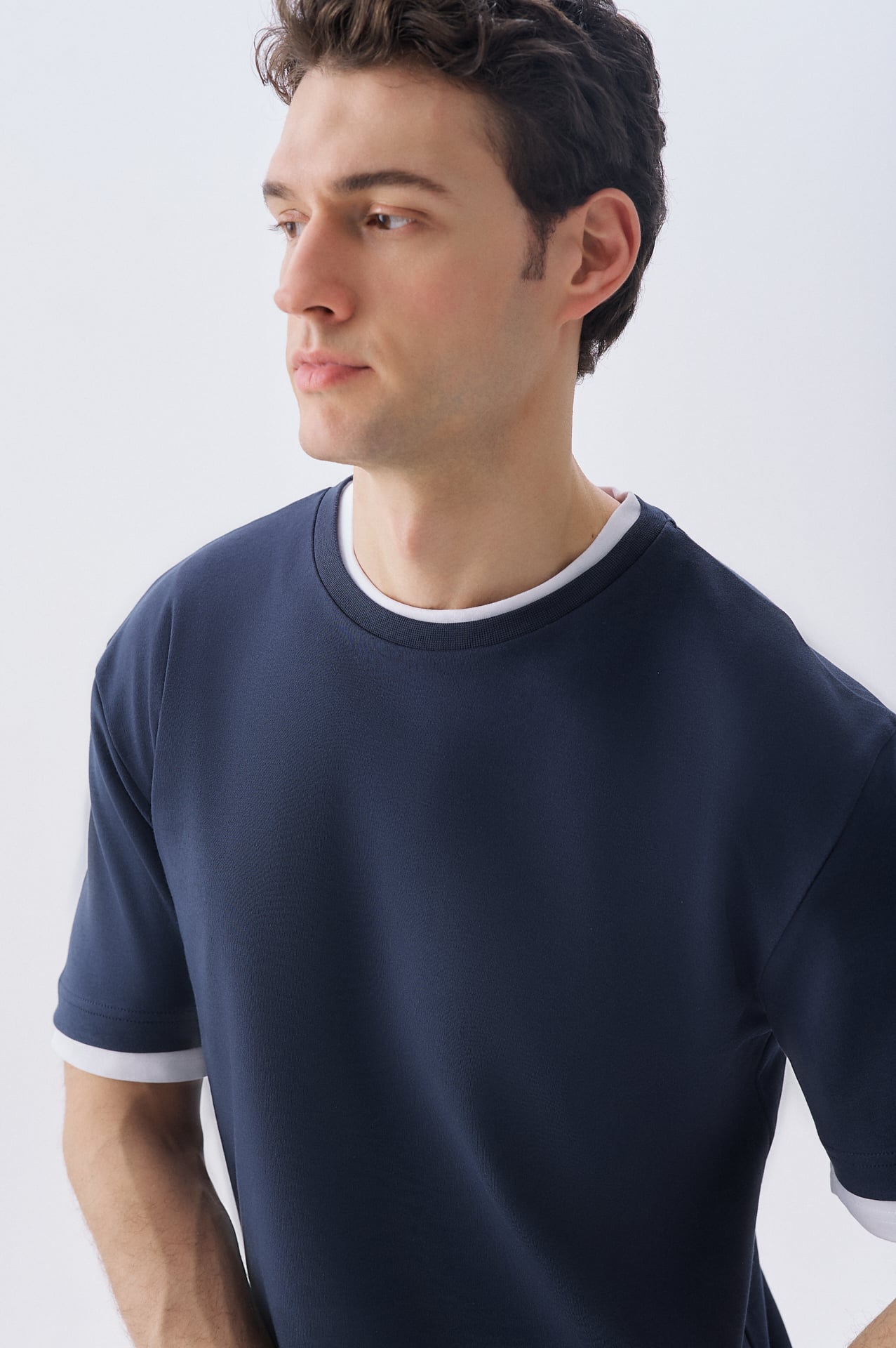 COMFORT FIT BİSİKLET YAKA T-SHIRT