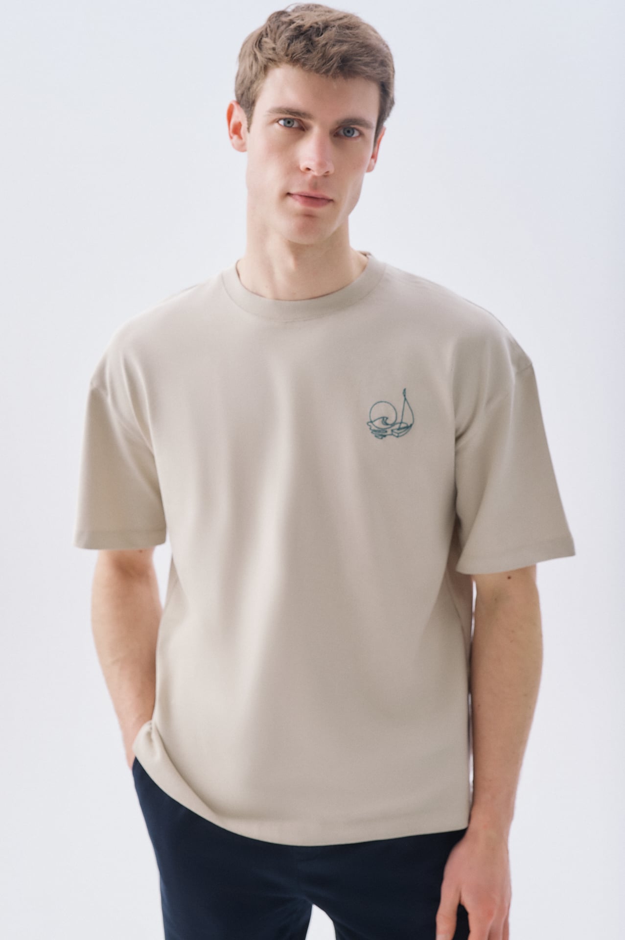 NAKIŞLI OVERSIZE BİSİKLET YAKA T-SHIRT