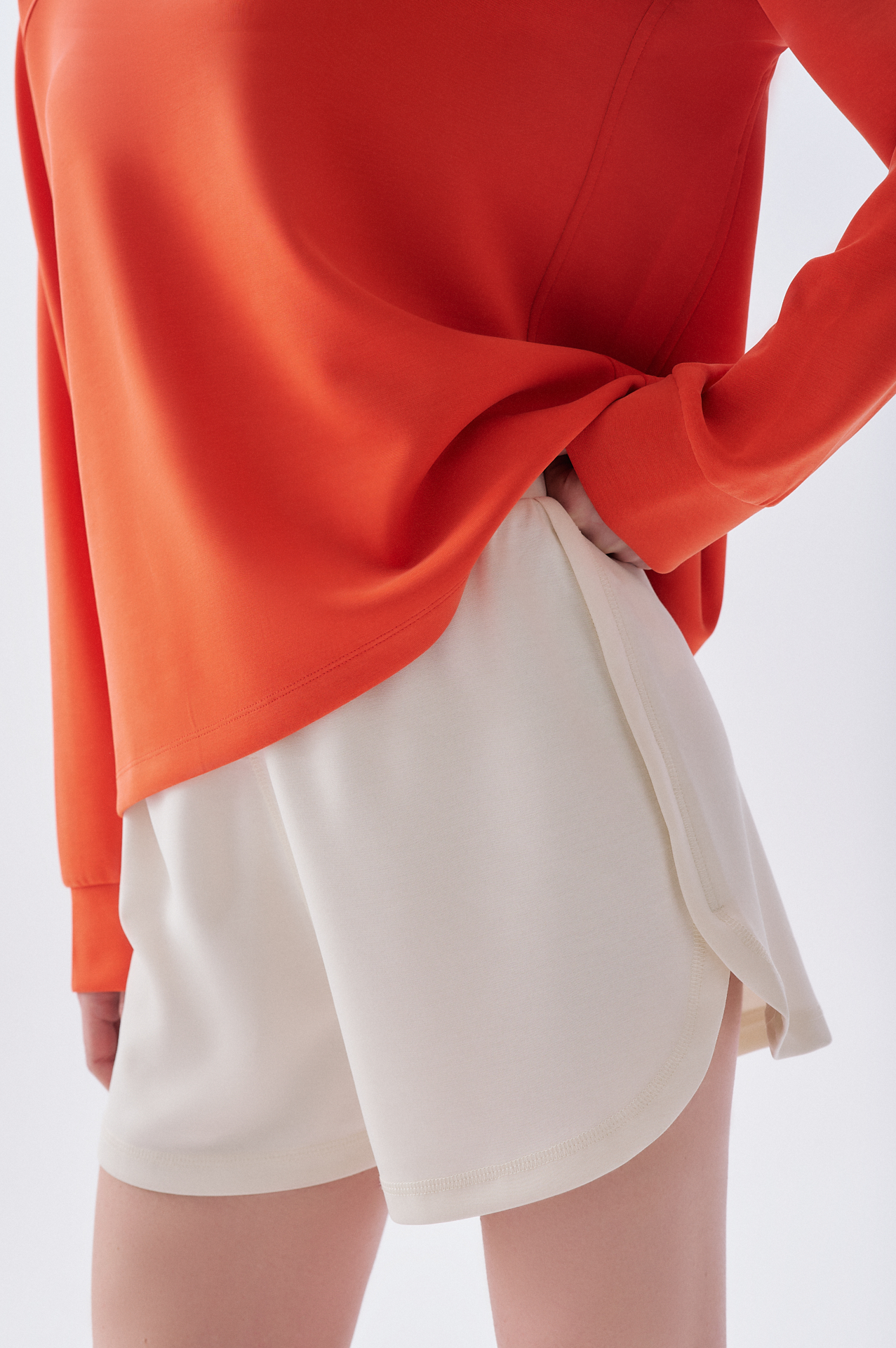 BELİ BAĞLAMALI KISA ŞORT