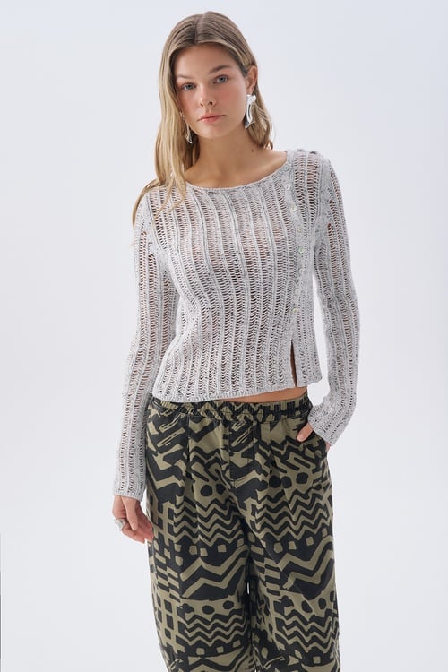 DÜĞMELİ FITTED AJURLU BİSİKLET YAKA KAZAK