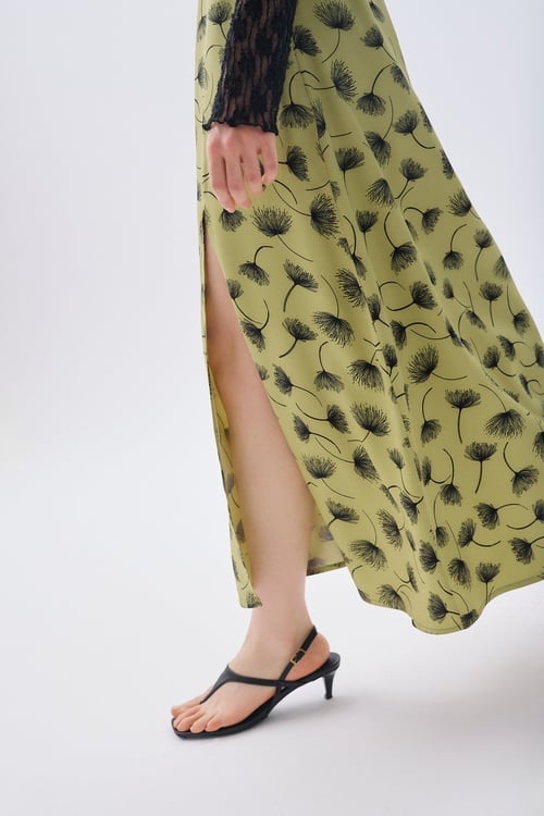 DESENLİ YIRTMAÇLI A FORM MİDİ ETEK