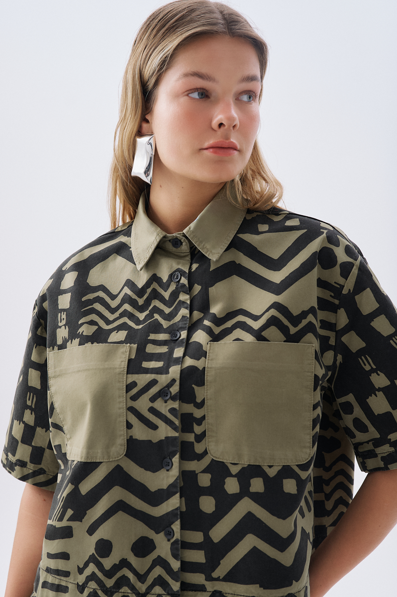 ETNİK DESENLİ OVERSIZE KISA KOLLU GÖMLEK