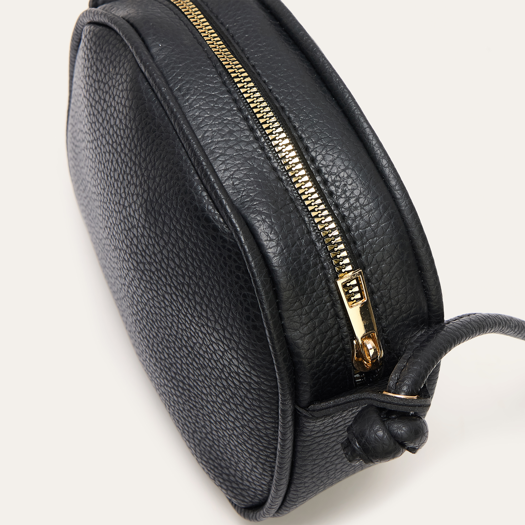 DERİ GÖRÜNÜMLÜ OMUZ ÇANTASI