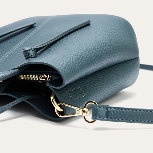  DERİ GÖRÜNÜMLÜ ASKILI EL ÇANTASI