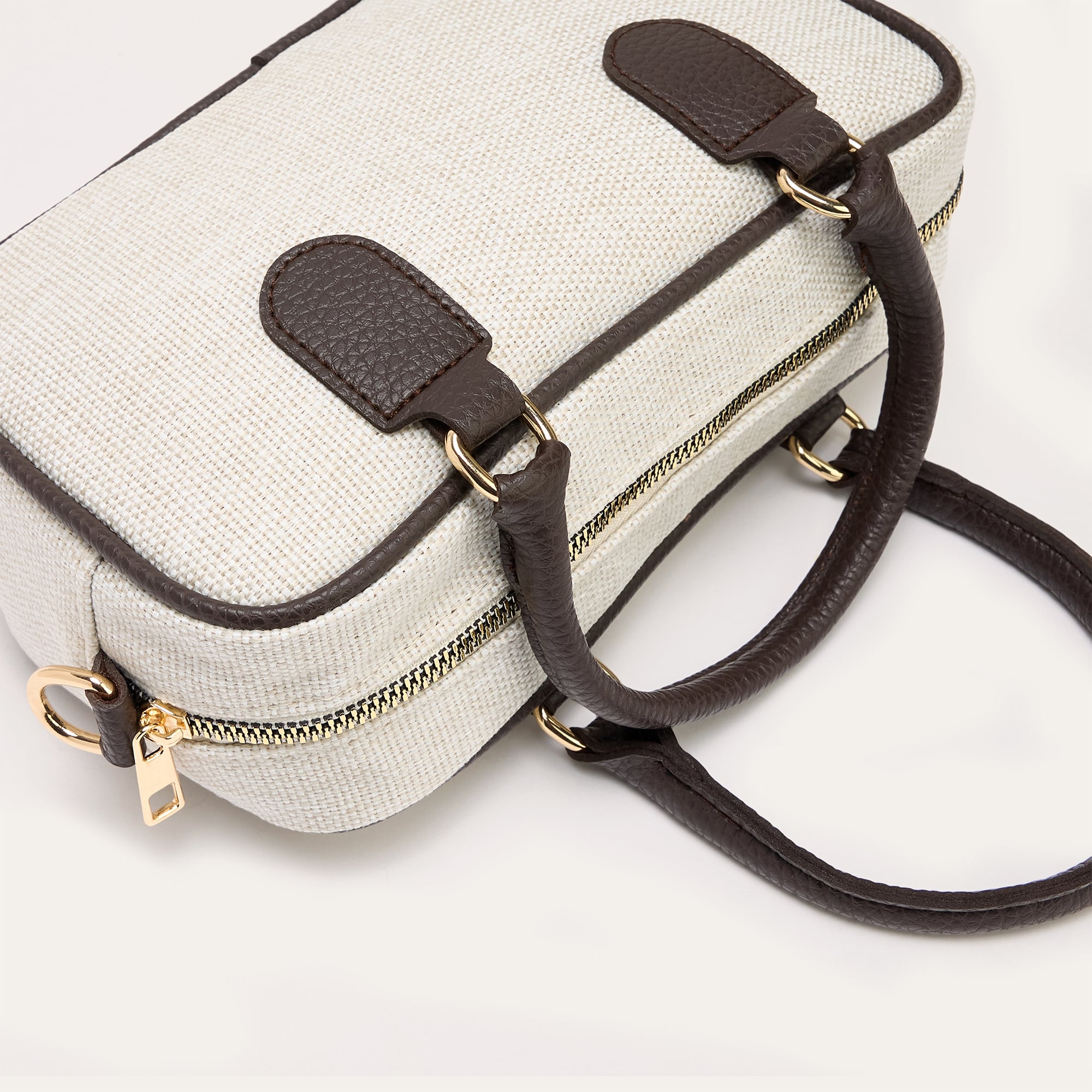 KANVAS DOKULU OMUZ ÇANTASI