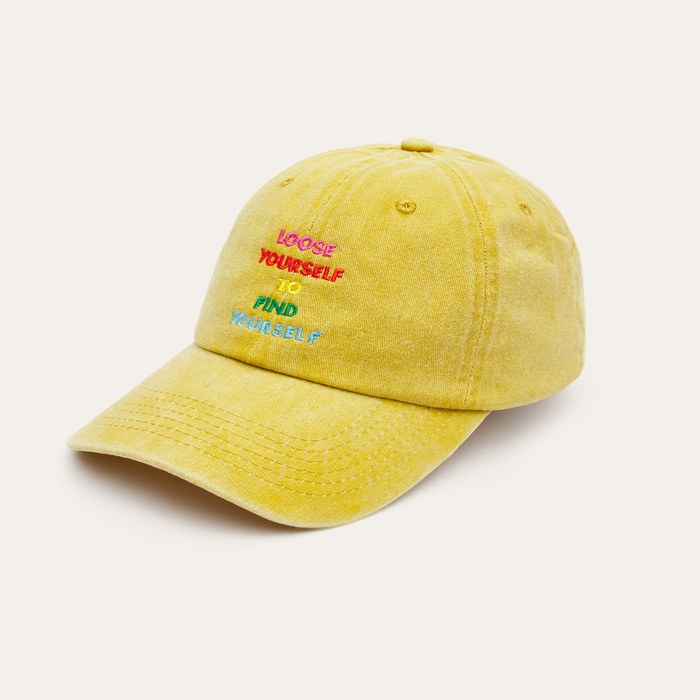 Kadın Sarı Nakışlı Kasket Şapka