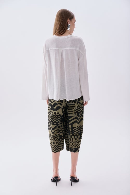 Kadın Beyaz Düğme Detaylı Oversize Bisiklet Yaka Sweatshirt