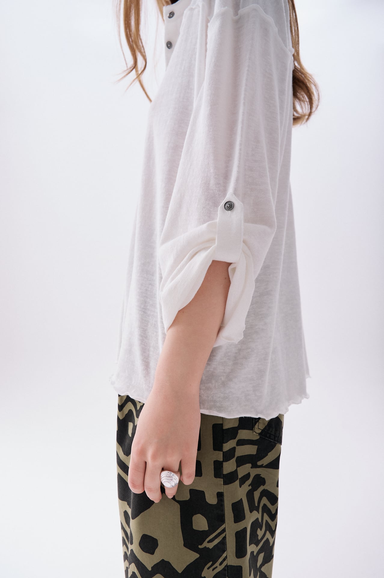 Kadın Beyaz Düğme Detaylı Oversize Bisiklet Yaka Sweatshirt