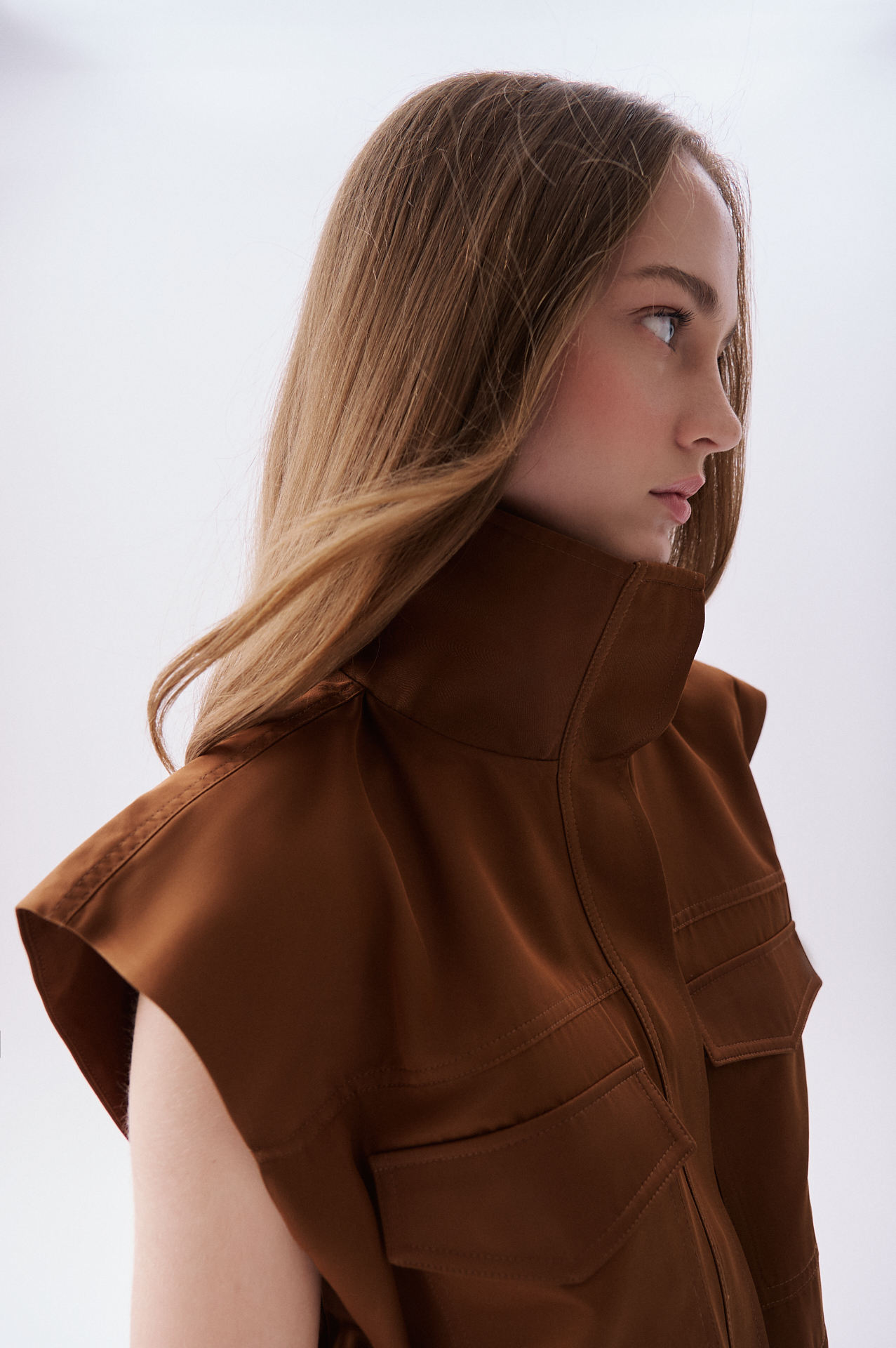 Kadın Kahverengi Dik Yaka Çok Cepli Yelek