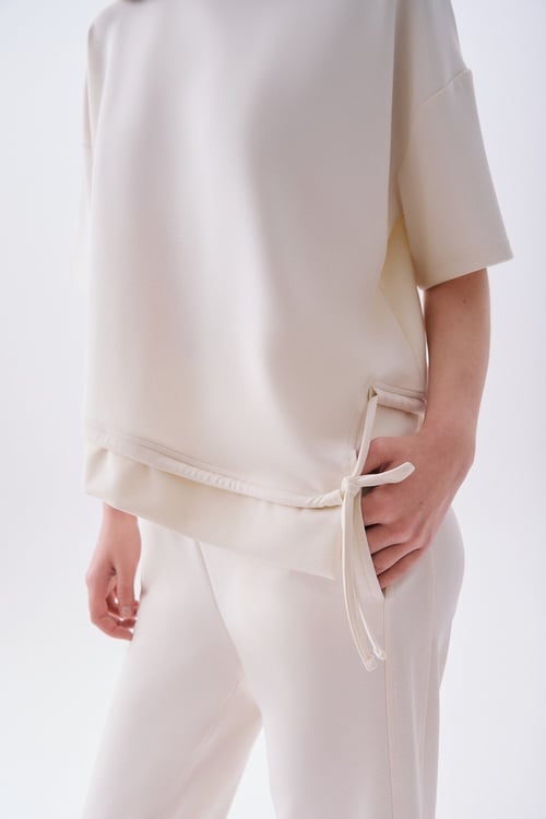 Kadın Ekru Oversize Asimetrik Kesim Bağlama Detaylı Kısa Kollu Sweatshirt