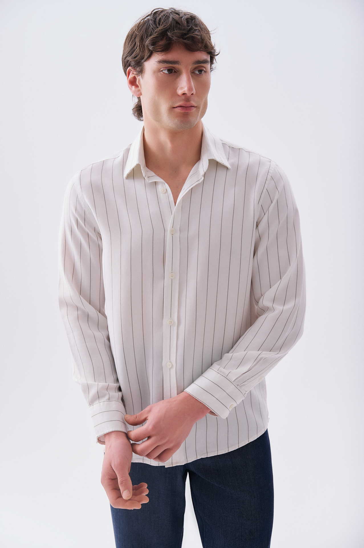 Erkek Kırık Beyaz Çizgili Regular Fit Uzun Kollu Gömlek