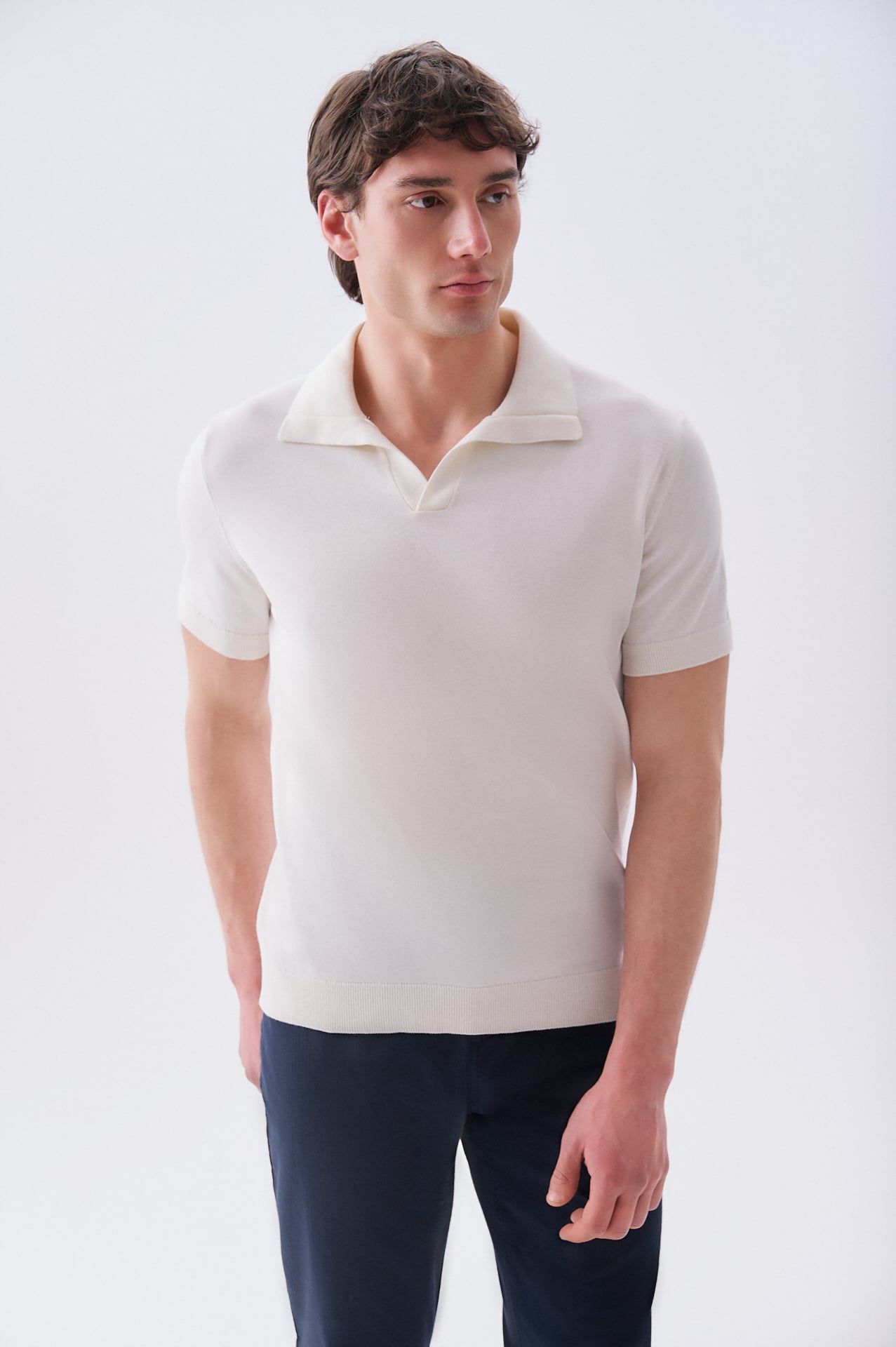 Erkek Kırık Beyaz Polo Yaka Kısa Kollu Triko Kazak