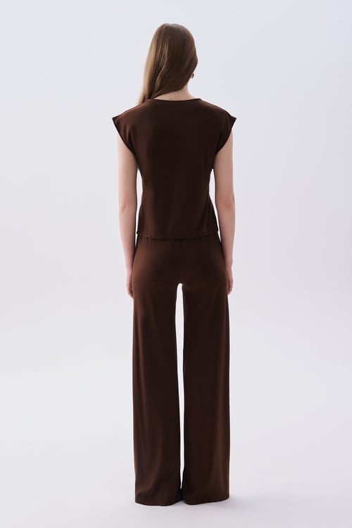 V YAKA KISA KOLLU CROP BLUZ