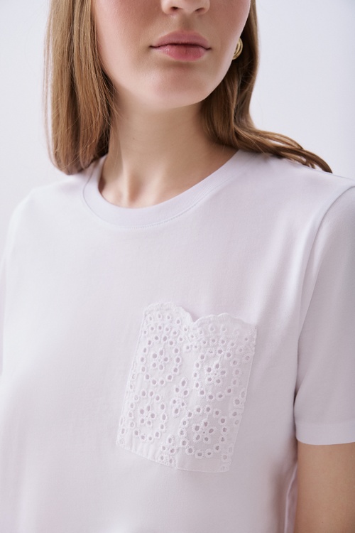 NAKIŞ DETAYLI BİSİKLET YAKA T-SHIRT