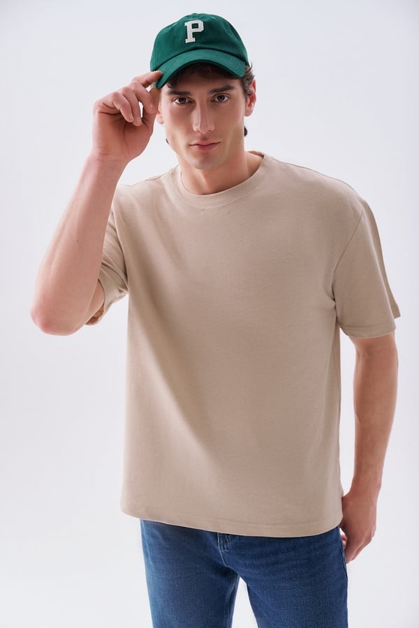 Erkek Bej Rengi Comfort Fit Bisiklet Yaka T-Shirt