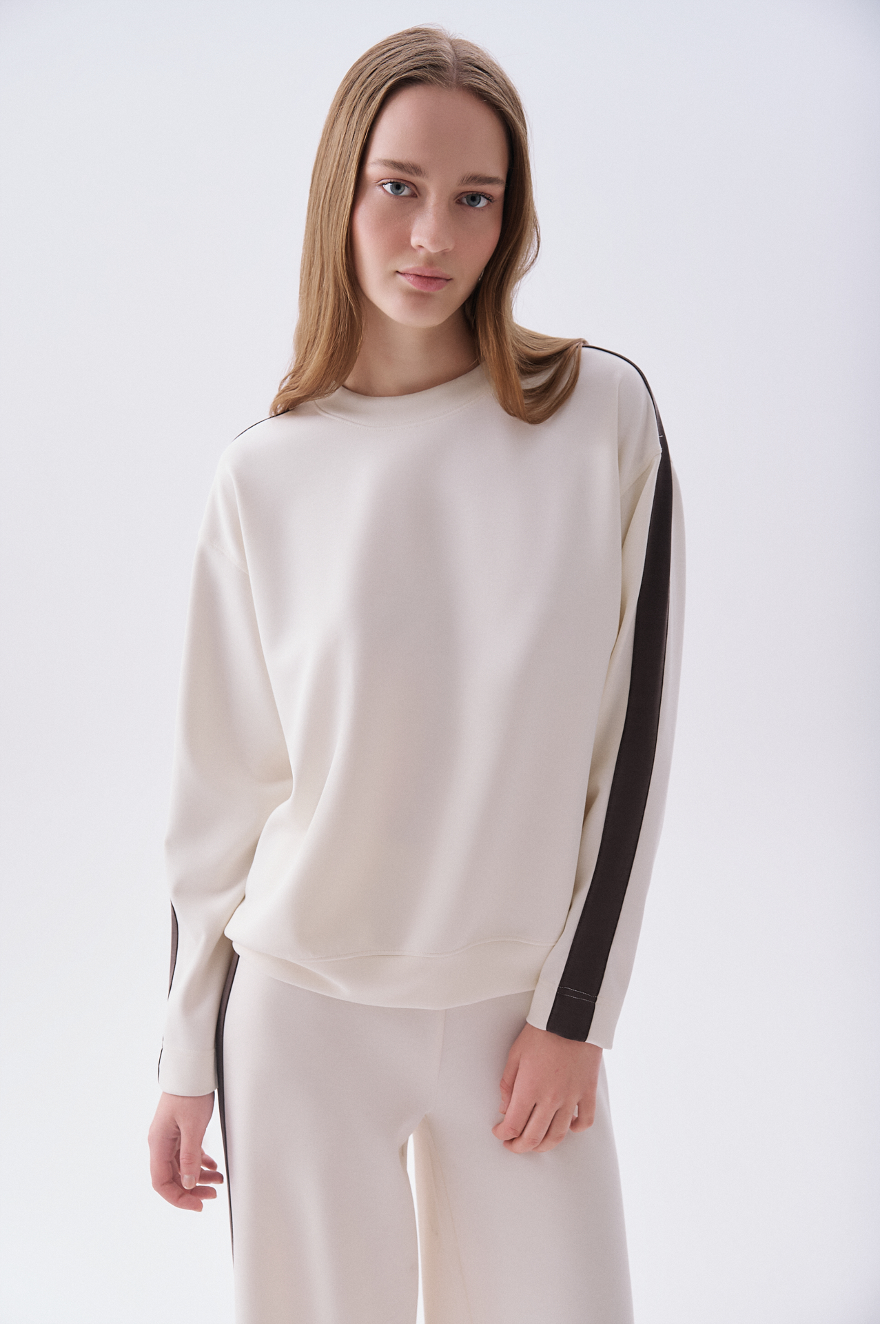 Kadın Ekru Modal Karışımlı Bisiklet Yaka Sweatshirt