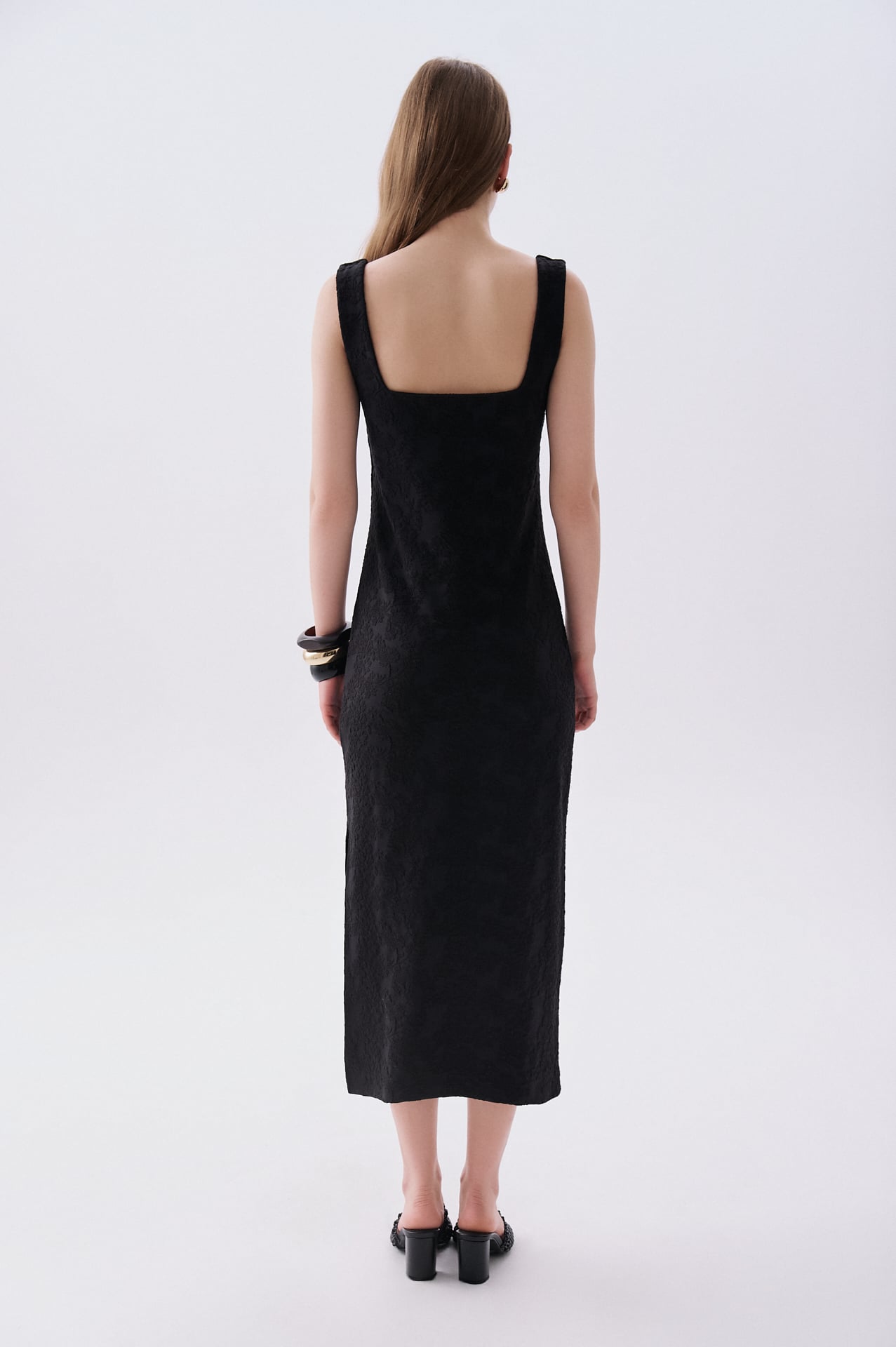 Kadın Siyah Jakarlı Kolsuz Midi Elbise